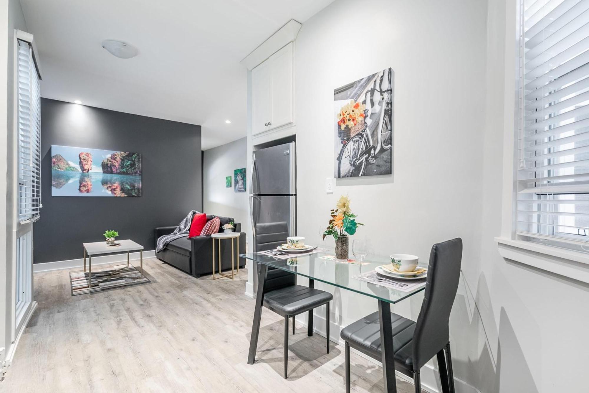 Upscale 2Br Condo With Netflix - Prime Location Hamilton Eksteriør billede